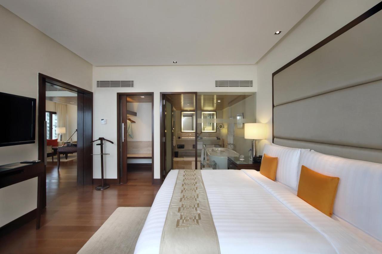 Hotel The Oberoi Bombay Esterno foto A room at the Taj Bengal