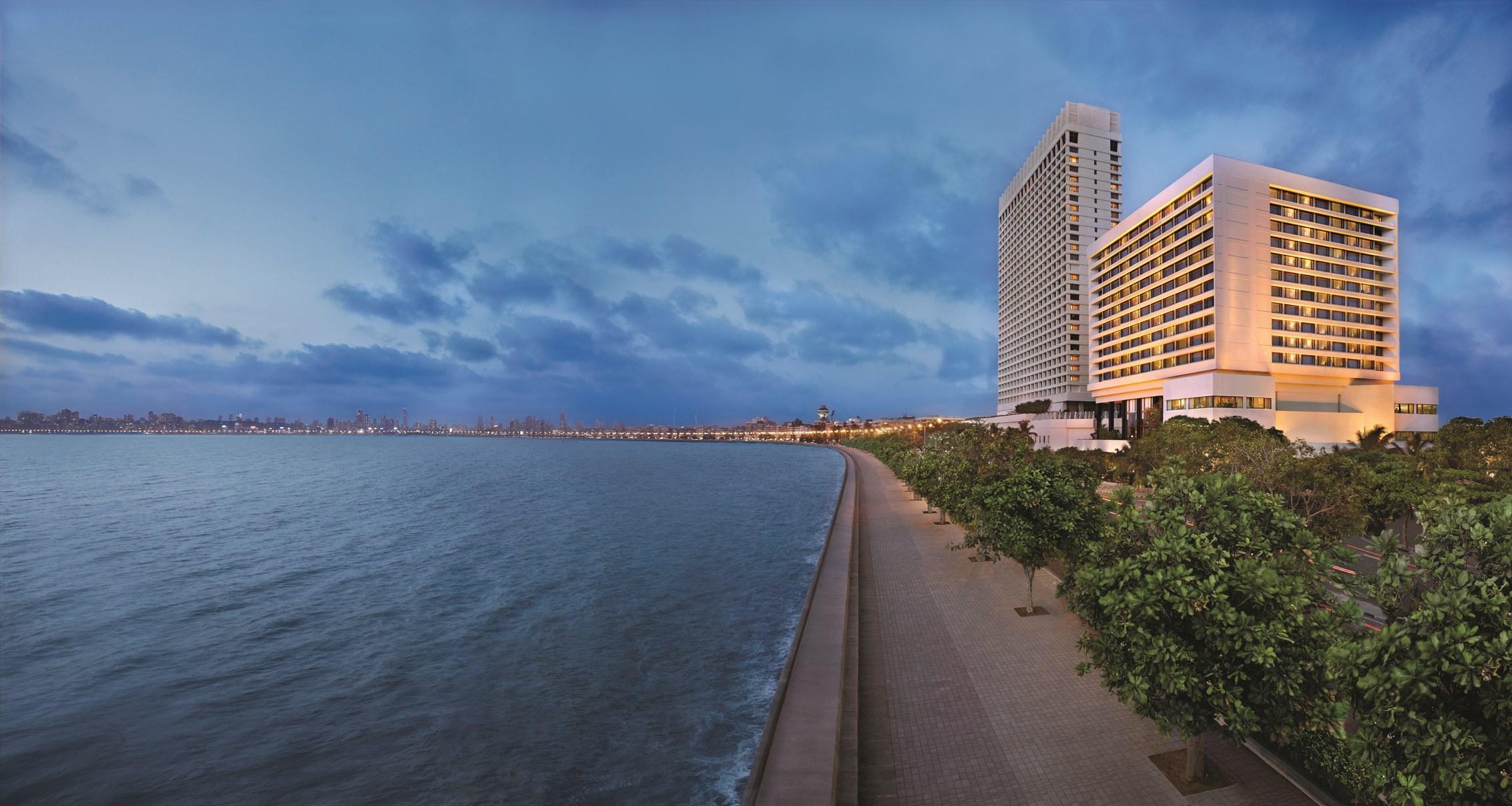 Hotel The Oberoi Bombay Esterno foto The hotel in 2014