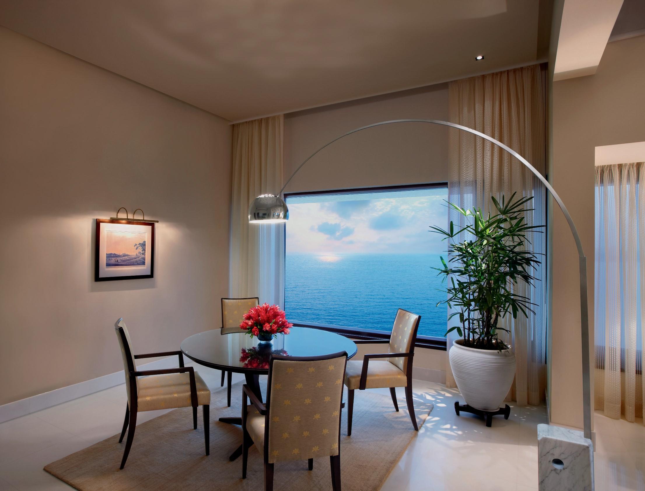 Hotel The Oberoi Bombay Esterno foto A dining room
