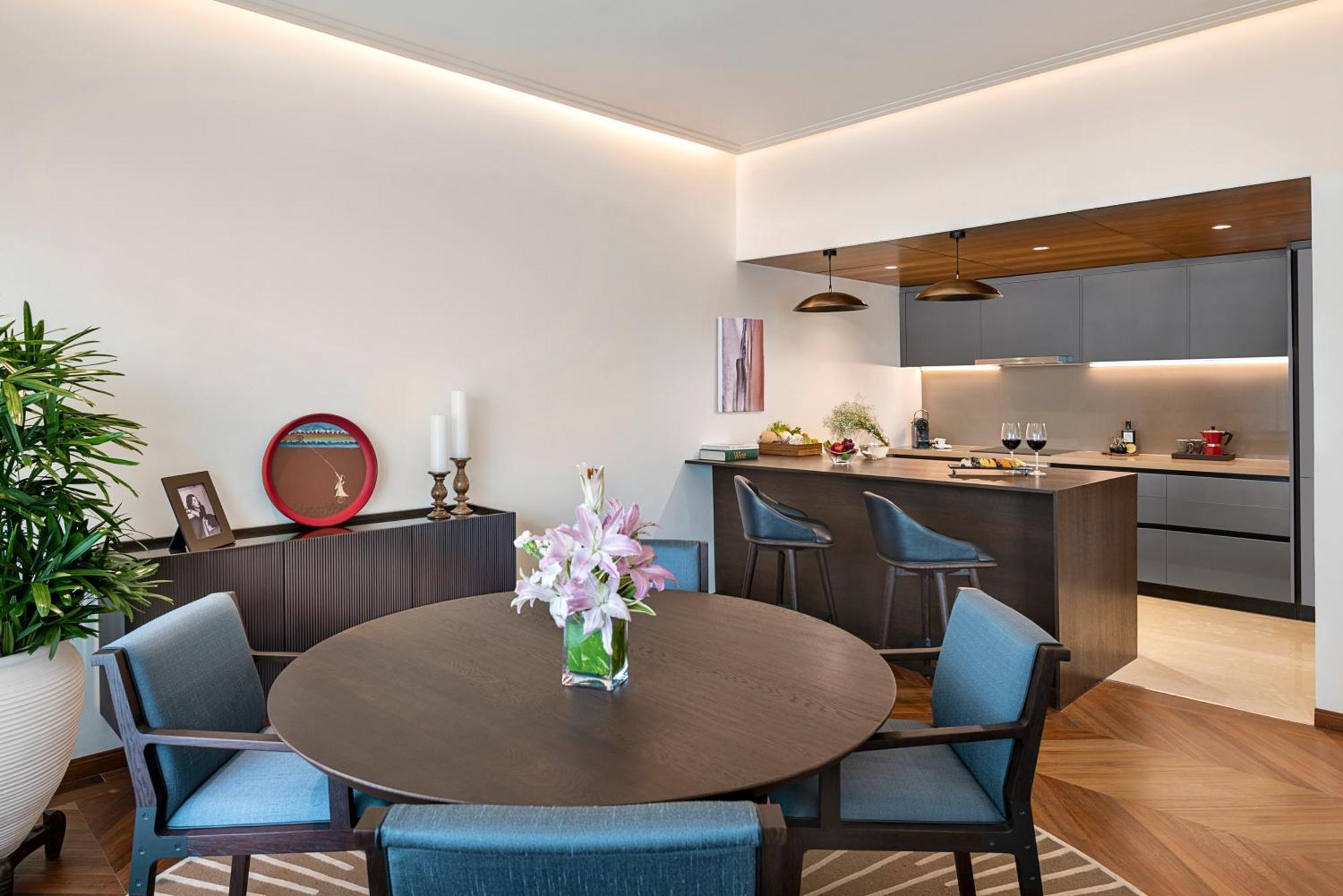 Hotel The Oberoi Bombay Esterno foto A kitchen in a private home
