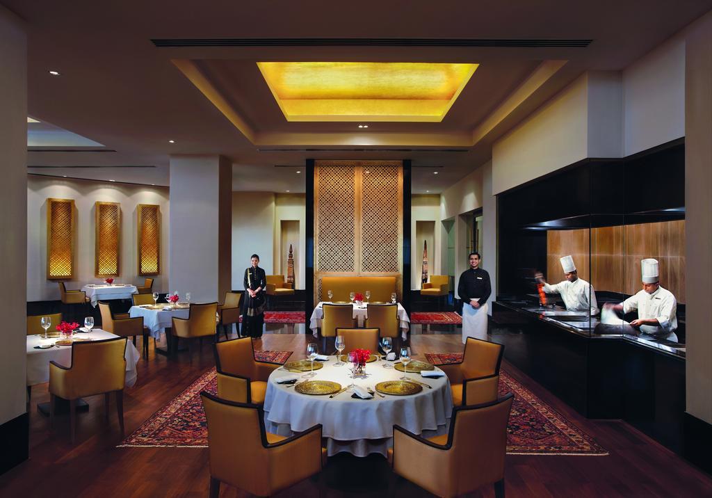 Hotel The Oberoi Bombay Esterno foto The restaurant at the Taj Mahal Palace